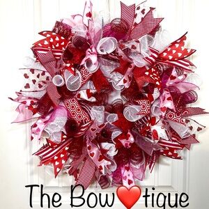 Handmade 22” Valentine’s Day Ribbon Mesh Wreath Hearts in Red & Pink w20